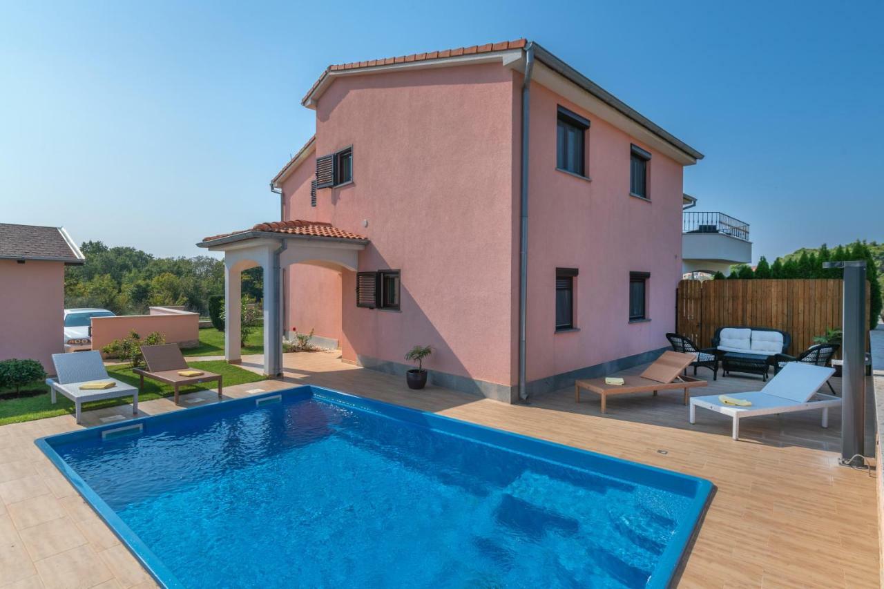 Ferienhaus Mary Ližnjan Εξωτερικό φωτογραφία