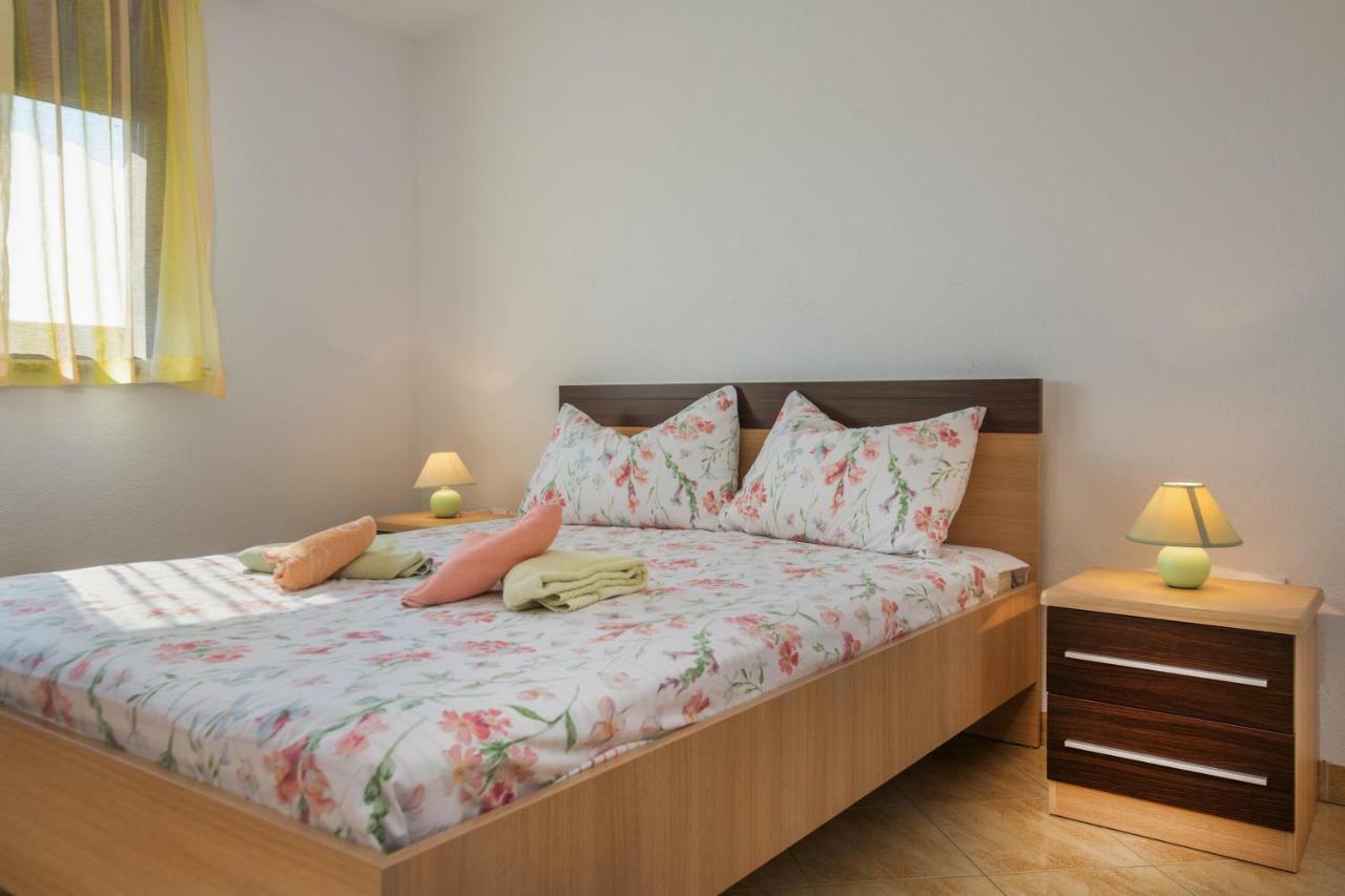 Ferienhaus Mary Ližnjan Εξωτερικό φωτογραφία