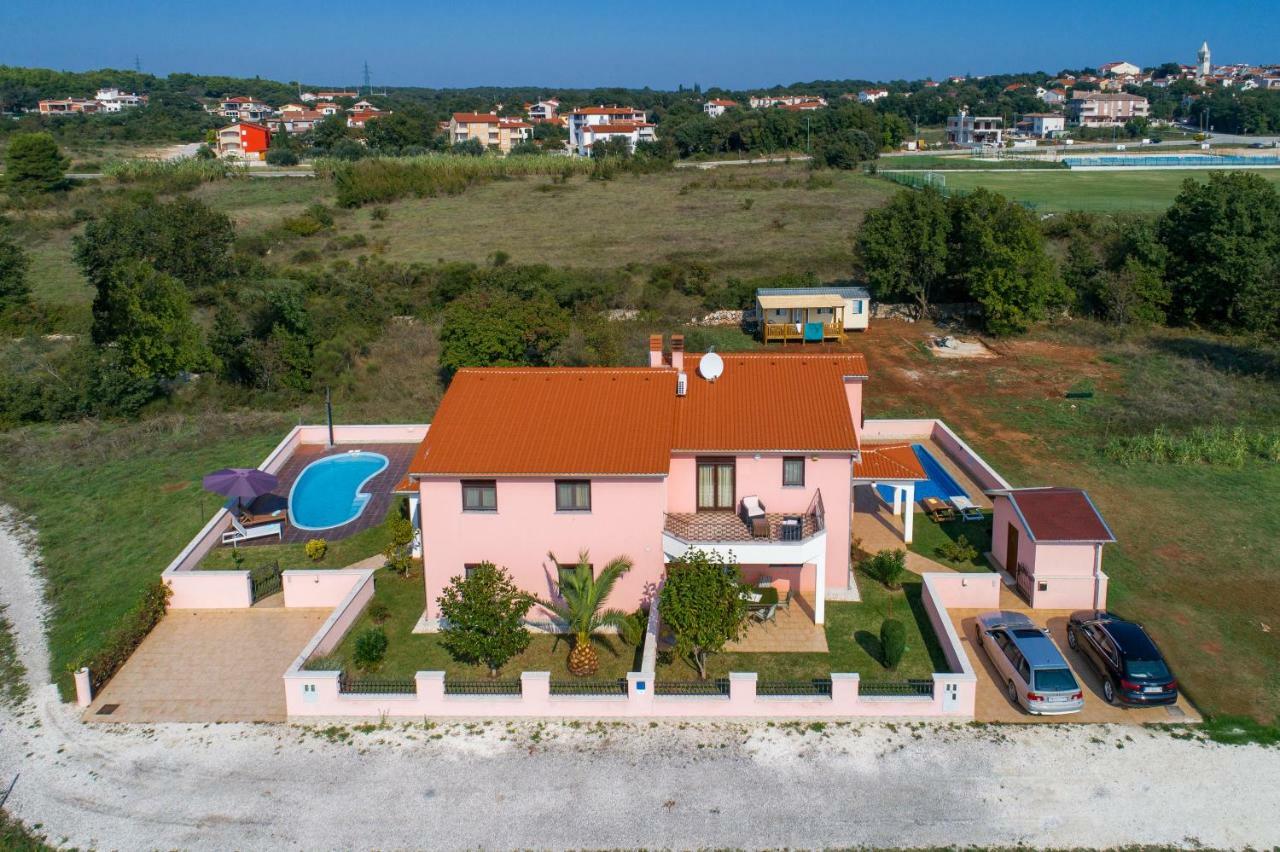 Ferienhaus Mary Ližnjan Εξωτερικό φωτογραφία