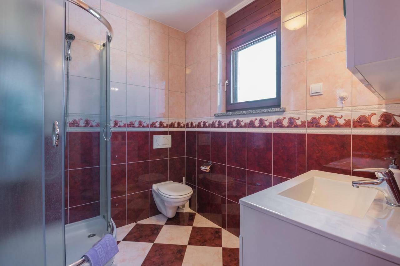 Ferienhaus Mary Ližnjan Εξωτερικό φωτογραφία